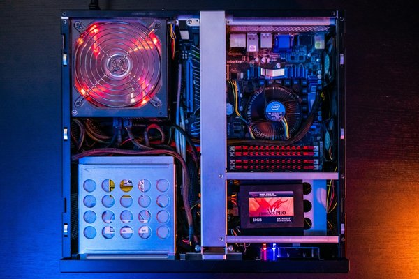 Quel modèle de boîtier Fractal Design offre le meilleur flux d'air pour un système de refroidissement avancé ?